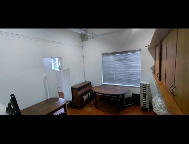 100M² OFFICE TO LET IN OVERPORT